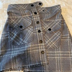 Plaid skirt with buttons